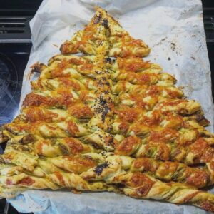 Nannypax Winter Pesto and Creme Cheese Christmas Tree Twist | Nannytax Nannypax Winter Pesto and Creme Cheese Christmas Tree Twist | Nannytax
